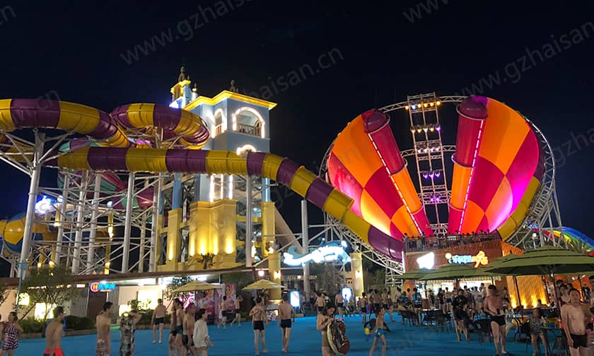 超级龙卷风水滑道提供了一种新的、刺激的水上体验