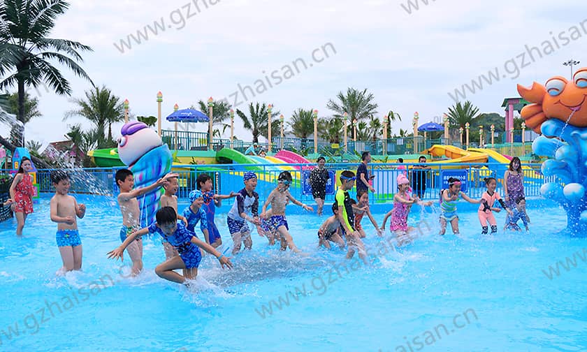 浙江宁波大目湾阿拉的海水上乐园戏水池