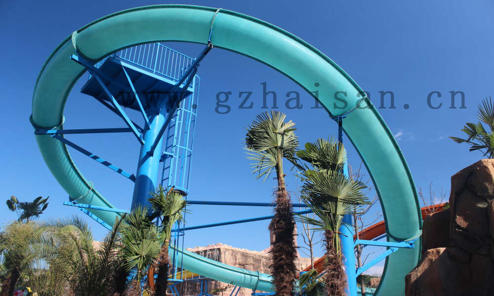 彩虹水滑梯，刺激好玩的水上乐园体验