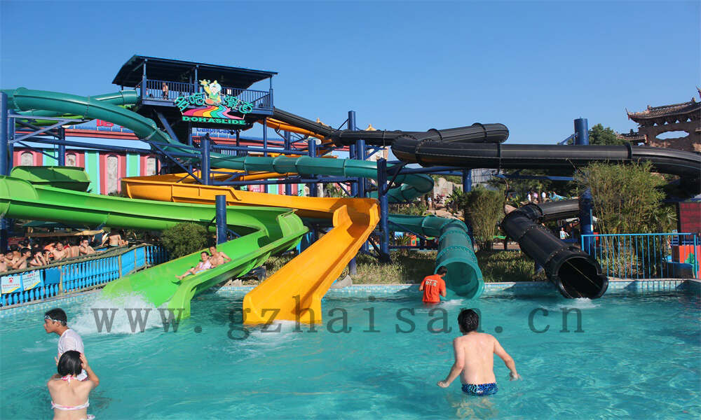 如何维护水上乐园的水上滑梯水幕瀑布设备？